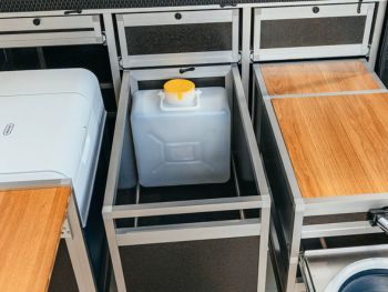 Ford Tourneo Custom 2024_prostredni_box_350